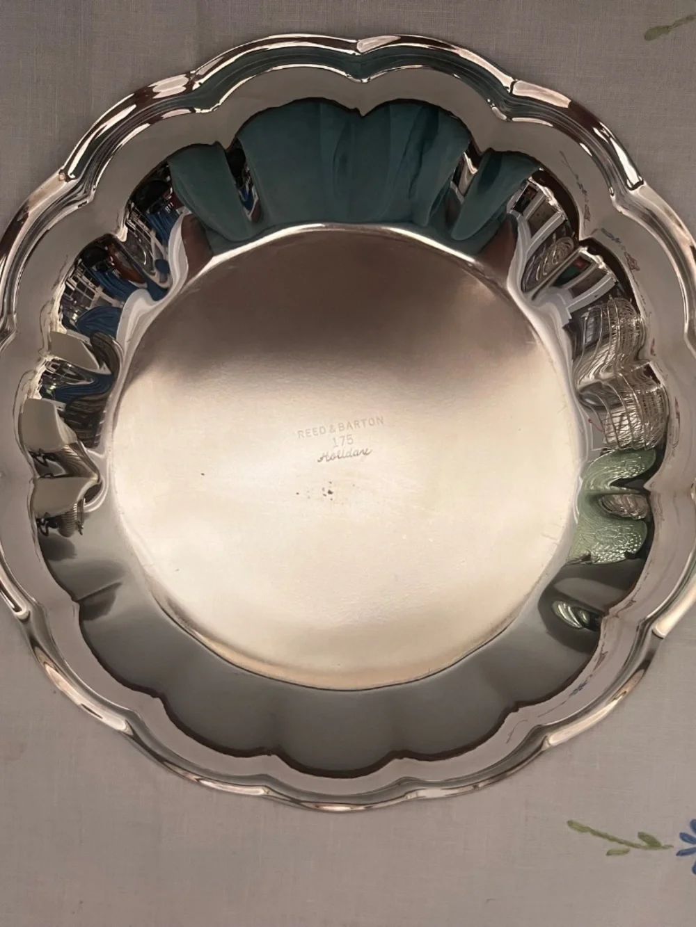 Vintage Reed & Barton Silver Plated Serving 8” Bowl / Scalloped Fluted Bowl